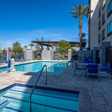 Holiday Inn Express & Suites - Gilbert - Mesa Gateway Airport Kültér fotó